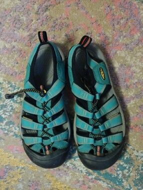 Keen Women's Teal and Black Closed-Toe Sandals